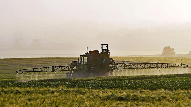 ČR chce, aby cíl snížení užívání pesticidů v EU o polovinu byl právně nezávazný