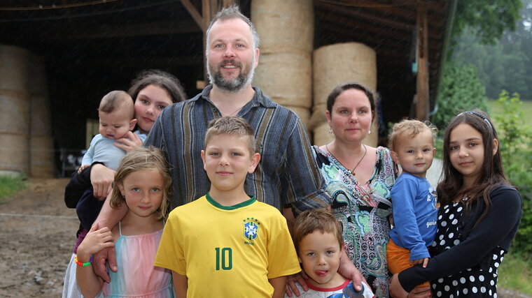 Sněmovna asi doplní novelu k rodinným farmám o zmírnění požadavků na převozníky
