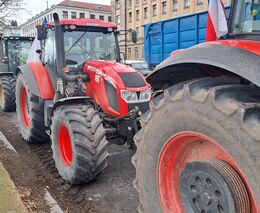 Demonstrace veřejné ostudy aneb Co mají společného Babišův kohout Silver a hnůj před Strakovkou?