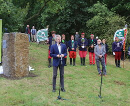 Pomník na Litoměřicku připomíná zemědělce vyhnané komunisty